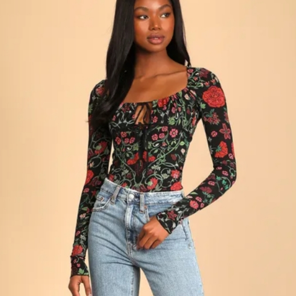 Make it Easy Black Floral Cutout Top 🪞